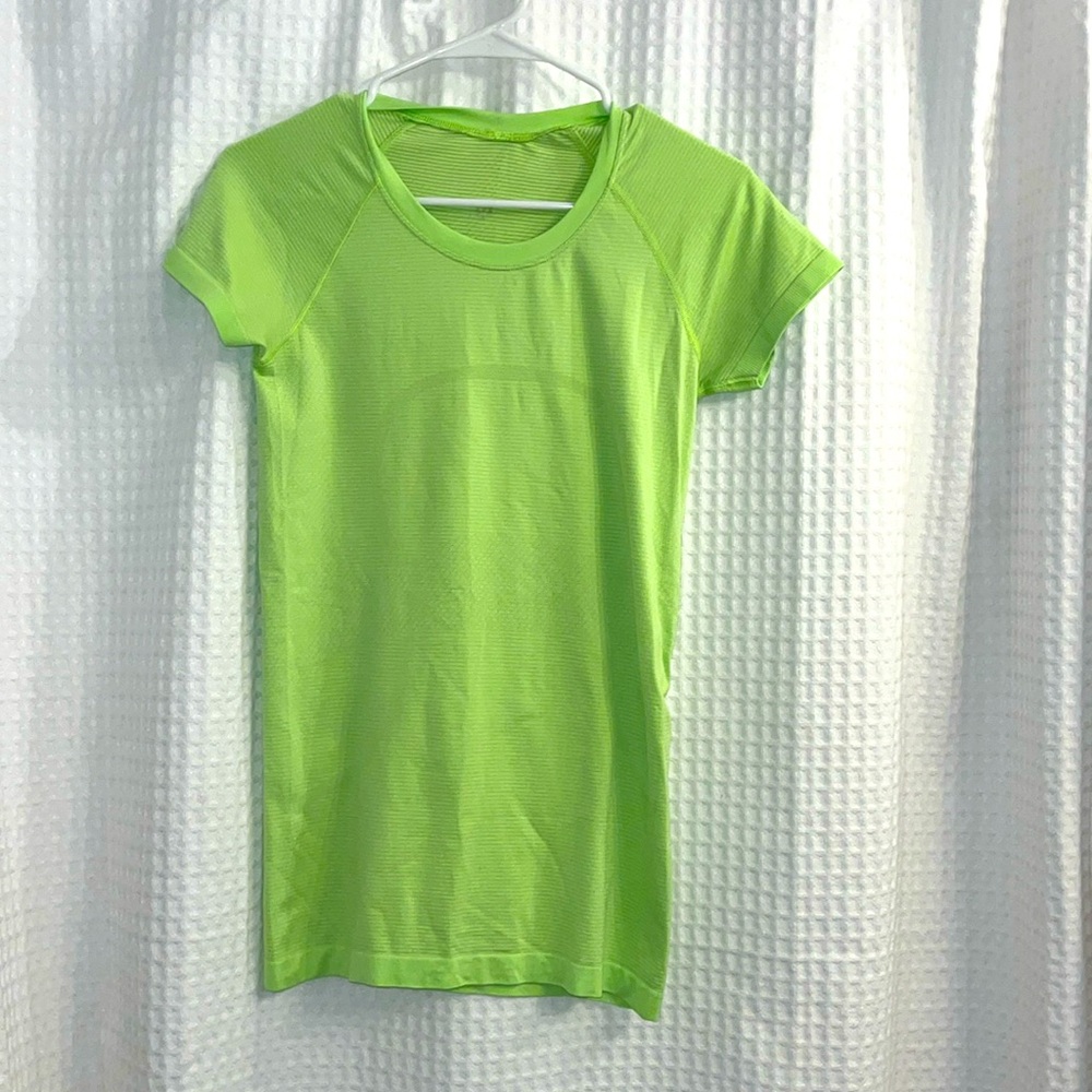 Lululemon Swiftly Tech Short Sleeve